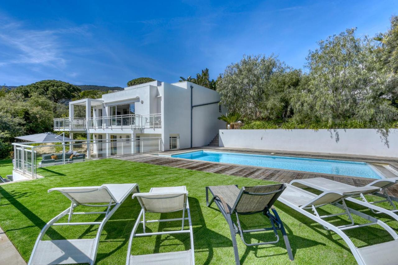Beautiful Contemporary Villa With Sea View, Heated Swimming Pool, Near Saint Tropez 카발레르쉬르메르 외부 사진